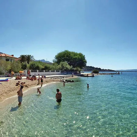 Prázdninový dům Omiska I *